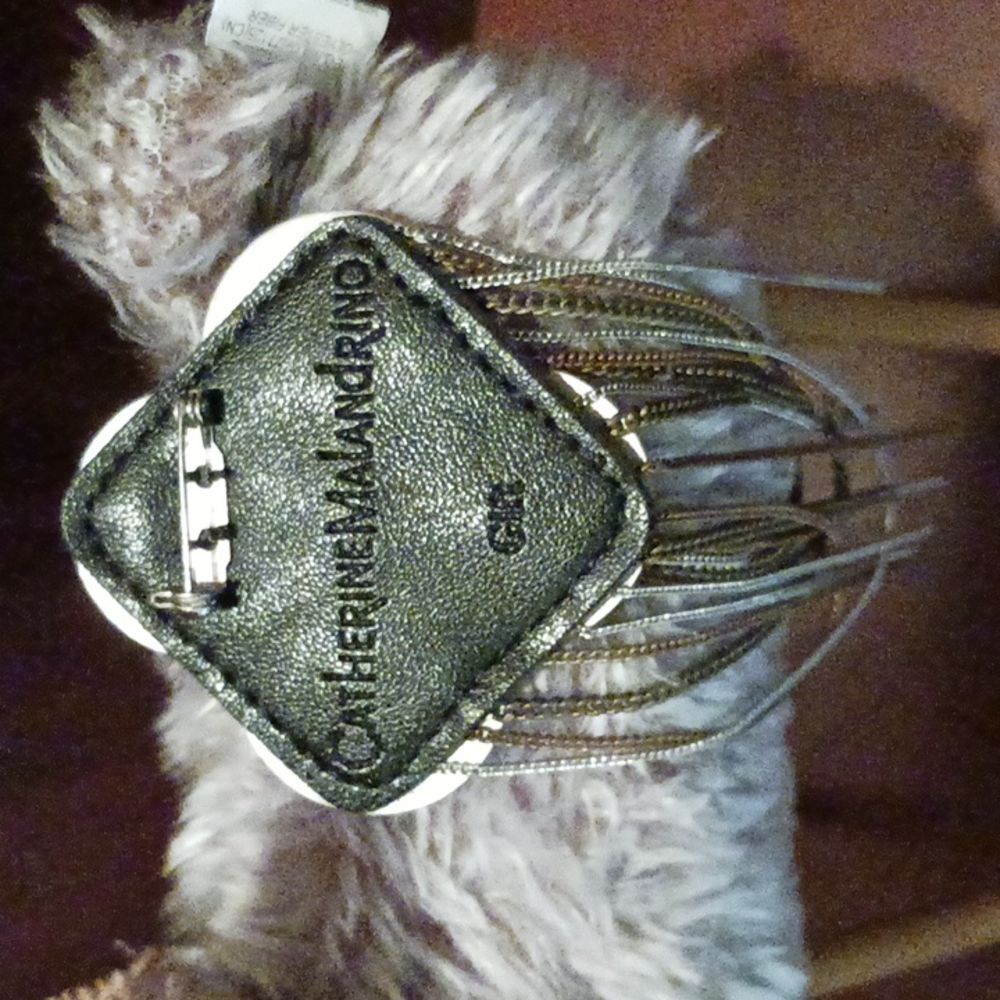 Designer Brooch - Picture 3 of 3